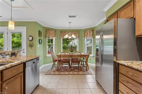Kitchen - 18 Thoroughbred Dr, Hampton, VA 23666 photo 3 of 5