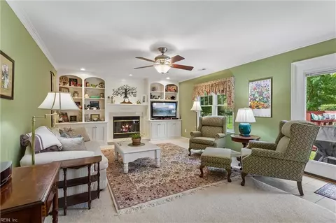 Living - 18 Thoroughbred Dr, Hampton, VA 23666 photo 1 of 2