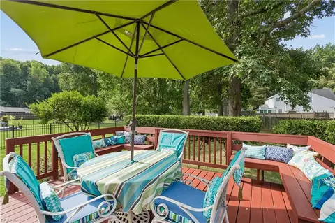 Exterior - 18 Thoroughbred Dr, Hampton, VA 23666 photo 6 of 10