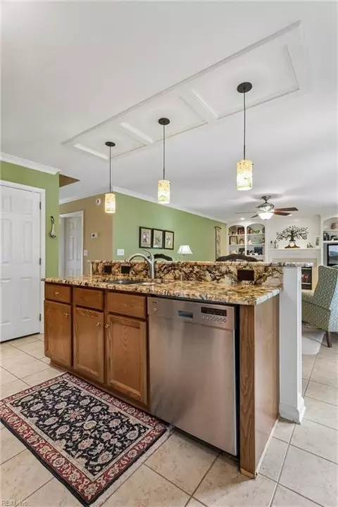 Kitchen - 18 Thoroughbred Dr, Hampton, VA 23666 photo 5 of 5