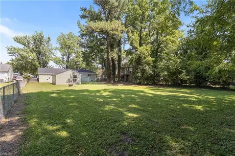 Exterior - 5 Pine Ln, Hampton, VA 23664 photo 6 of 6
