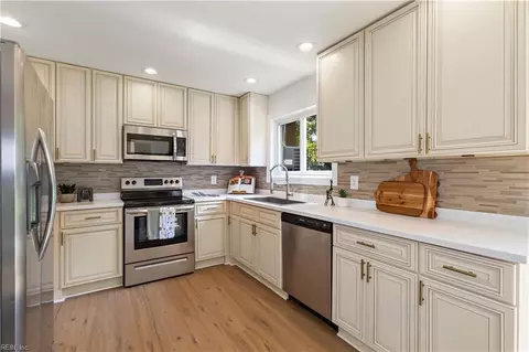 Kitchen - 5 Pine Ln, Hampton, VA 23664 photo 1 of 3