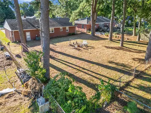 Exterior - 208 Jordan Dr, Smithfield, VA 23430 photo 4 of 4