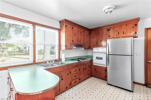 Kitchen - 208 Jordan Dr, Smithfield, VA 23430 photo 1 of 2