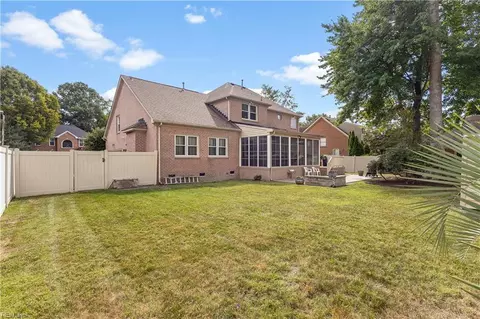 Exterior - 812 Brookside Arch Arch, Chesapeake, VA 23322 photo 8 of 10