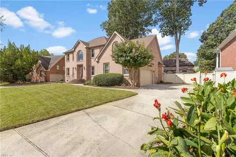Exterior - 812 Brookside Arch Arch, Chesapeake, VA 23322 photo 2 of 10