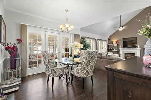Dining - 812 Brookside Arch Arch, Chesapeake, VA 23322 photo 3 of 4