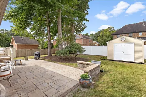 Exterior - 812 Brookside Arch Arch, Chesapeake, VA 23322 photo 7 of 10