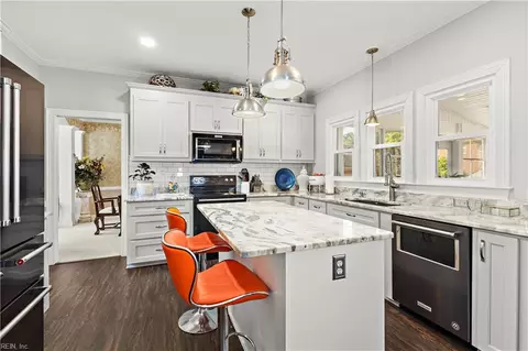 Kitchen - 812 Brookside Arch Arch, Chesapeake, VA 23322 photo 2 of 3