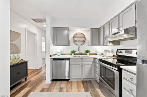 Kitchen - 18 Cavalier Rd, Hampton, VA 23669 photo 4 of 4