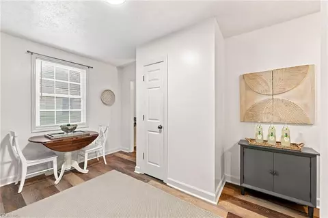 Entry Way - 18 Cavalier Rd, Hampton, VA 23669 photo 2 of 3