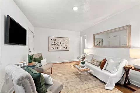Living - 18 Cavalier Rd, Hampton, VA 23669 photo 2 of 3