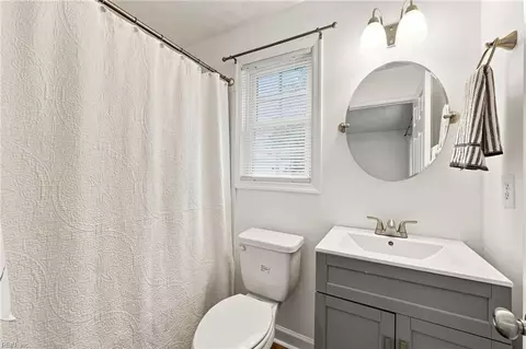 Bath - 18 Cavalier Rd, Hampton, VA 23669 photo 1 of 3