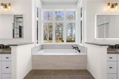 Bath - 6 Harris Creek Rd, Hampton, VA 23669 photo 2 of 2