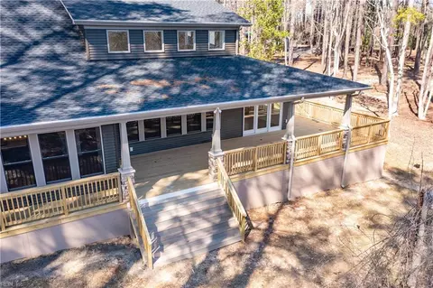 Exterior - 6 Harris Creek Rd, Hampton, VA 23669 photo 9 of 10