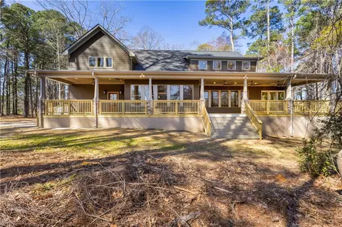 Exterior - 6 Harris Creek Rd, Hampton, VA 23669 photo 1 of 10