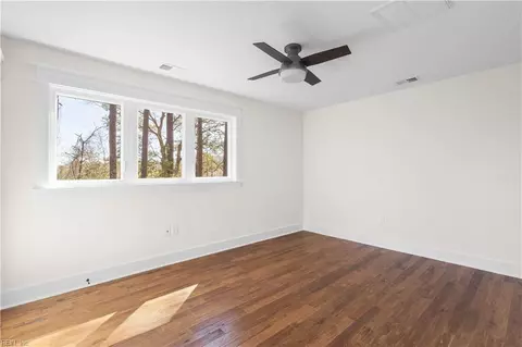 Bedroom - 6 Harris Creek Rd, Hampton, VA 23669 photo 1 of 2