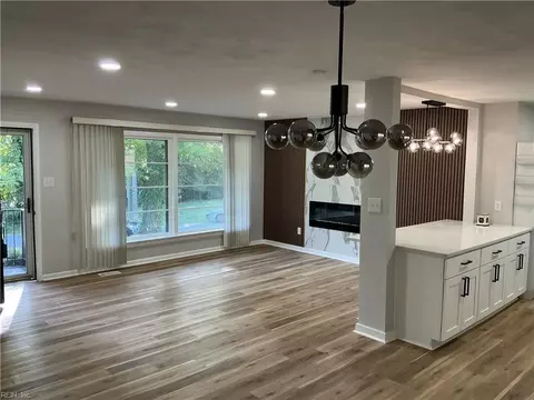 Living - 128 Davis Dr, Williamsburg, VA 23185 photo 2 of 4