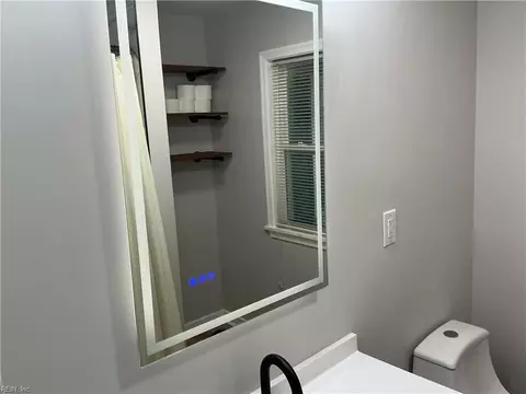 Bath - 128 Davis Dr, Williamsburg, VA 23185 photo 4 of 4