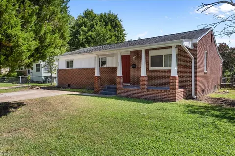 Exterior - 17 Scones Dr, Hampton, VA 23666 photo 2 of 5