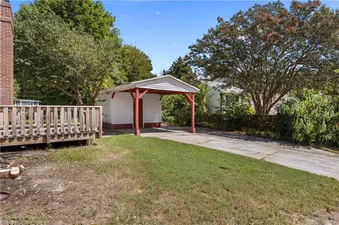Exterior - 17 Scones Dr, Hampton, VA 23666 photo 4 of 5
