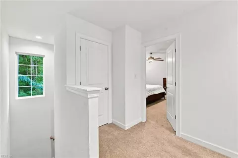 Entry Way - 2556 Fieldsway Dr, Chesapeake, VA 23320 photo 4 of 7