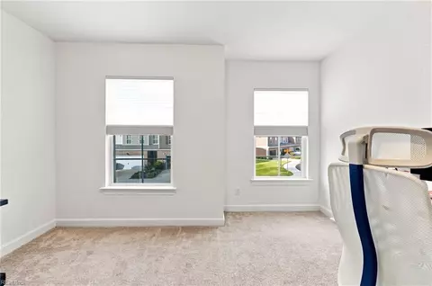 Entry Way - 2556 Fieldsway Dr, Chesapeake, VA 23320 photo 6 of 7