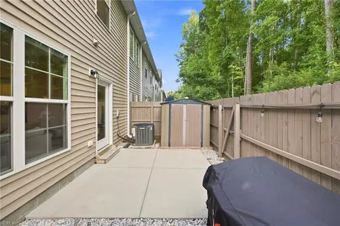 Exterior - 2556 Fieldsway Dr, Chesapeake, VA 23320 photo 4 of 8
