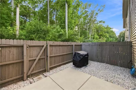 Exterior - 2556 Fieldsway Dr, Chesapeake, VA 23320 photo 5 of 8