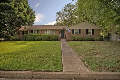 498 Windemere Rd, Newport News, VA 23602