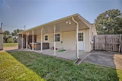 Exterior - 1319 Caldwell Dr, Hampton, VA 23666 photo 1 of 5