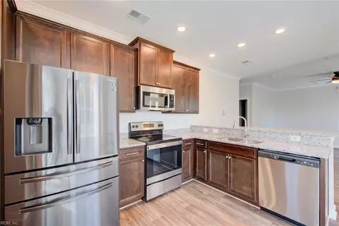Kitchen - 609 Fishers Ct, Hampton, VA 23666 photo 2 of 2