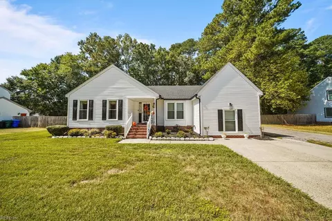 809 Haskins Dr, Suffolk, VA 23434