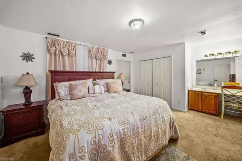 Bedroom - 809 Haskins Dr, Suffolk, VA 23434 photo 3 of 4