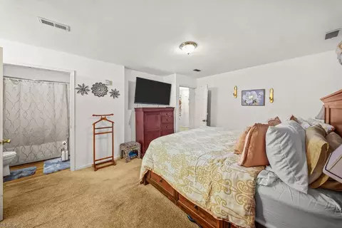 Bedroom - 809 Haskins Dr, Suffolk, VA 23434 photo 4 of 4