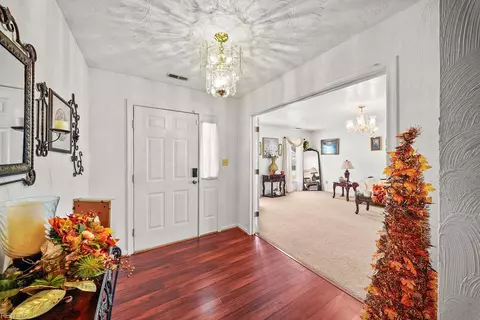 Entry Way - 809 Haskins Dr, Suffolk, VA 23434 photo 1 of 3