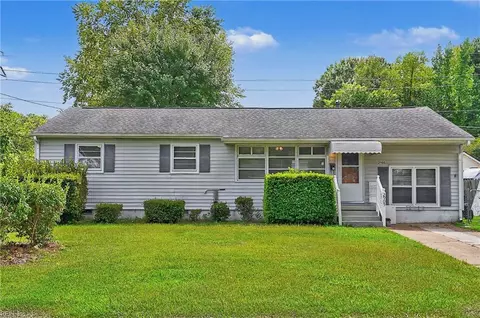 2905 Pinewood Dr, Virginia Beach, VA 23452