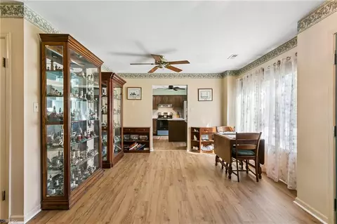 Dining - 135 Springdale Way, Hampton, VA 23666 photo 2 of 3