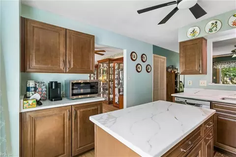 Kitchen - 135 Springdale Way, Hampton, VA 23666 photo 5 of 6