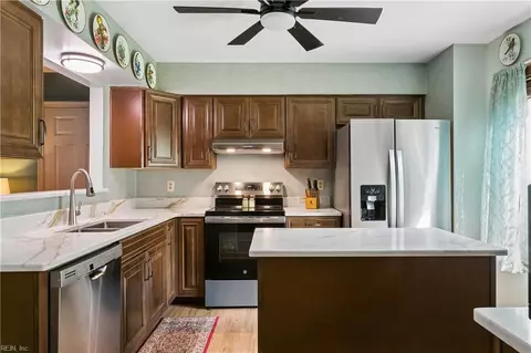 Kitchen - 135 Springdale Way, Hampton, VA 23666 photo 1 of 6