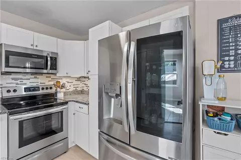 Kitchen - 3838 Wake Cir, Norfolk, VA 23513 photo 2 of 5