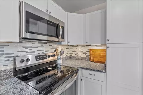 Kitchen - 3838 Wake Cir, Norfolk, VA 23513 photo 3 of 5