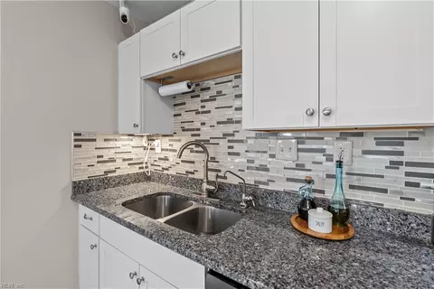 Kitchen - 3838 Wake Cir, Norfolk, VA 23513 photo 5 of 5