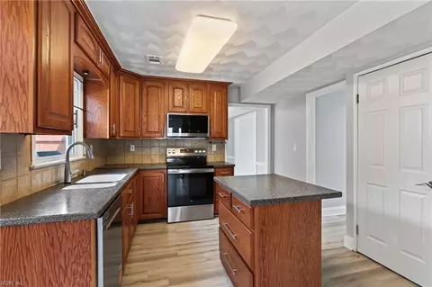 Kitchen - 1569 Dylan Dr, Virginia Beach, VA 23464 photo 3 of 5