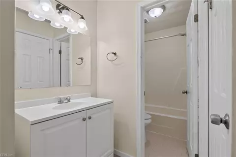 Bath - 1569 Dylan Dr, Virginia Beach, VA 23464 photo 3 of 4