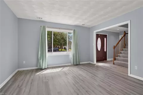 Living - 1569 Dylan Dr, Virginia Beach, VA 23464 photo 2 of 4