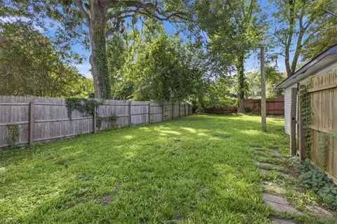 Exterior - 335 Highland Ave, Suffolk, VA 23434 photo 4 of 6