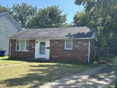 813 Johnstons Rd, Norfolk, VA 23513 photo 2