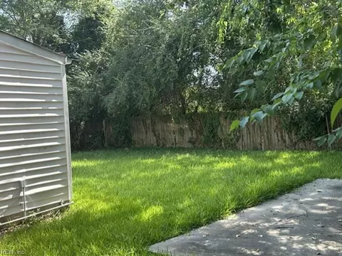 813 Johnstons Rd, Norfolk, VA 23513 photo 4