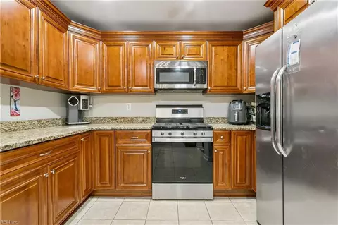 Kitchen - 12 Markham Dr, Hampton, VA 23669 photo 2 of 3